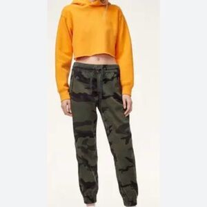 Aritzia TNA Camo Pant Joggers